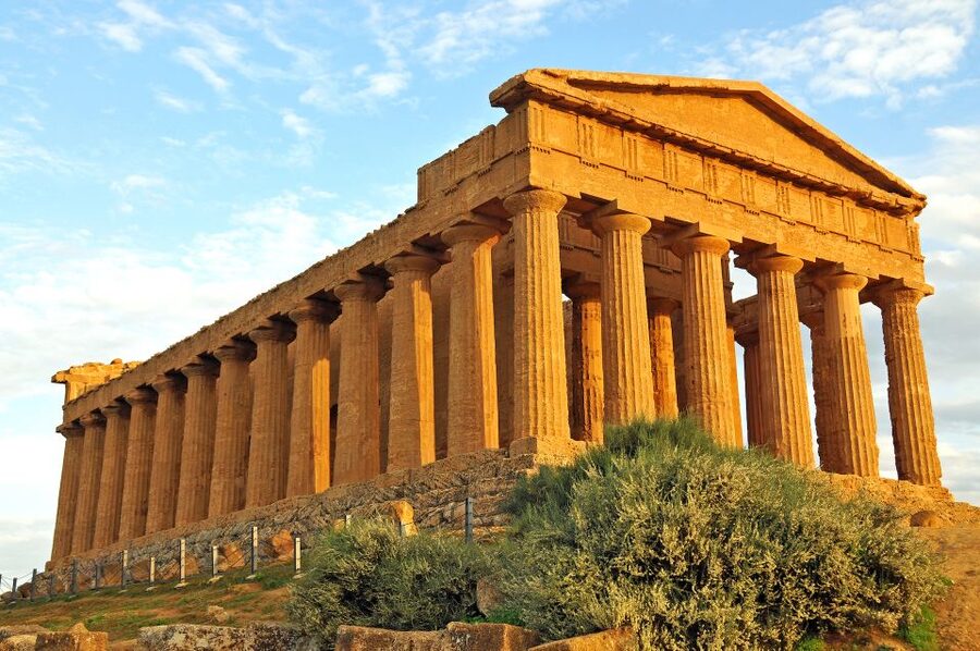 Agrigento: Valley of the Temples Skip-the-Line Sunset Tour - The Guide Makes the Difference: Language Style and Whisper Audio