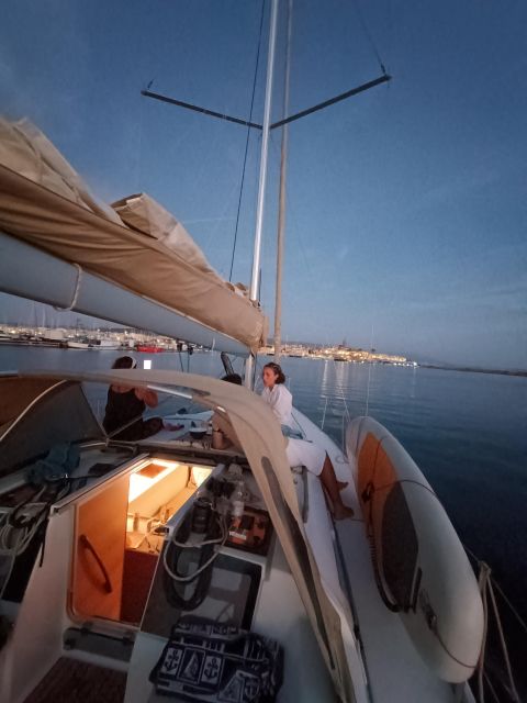 Alghero: Sunset Sailing Aperitif Experience - Finding Rainbow at Pier 5: the logistics that can make or break the evening