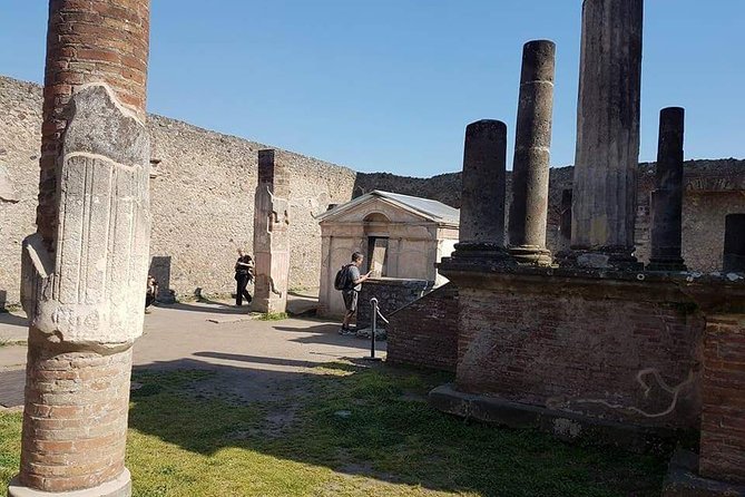 Amalfi Coast and Pompei from Rome: Enjoy a Private Full-Day Tour - Amalfi Stop and Nearby Alternatives: What You Actually Do