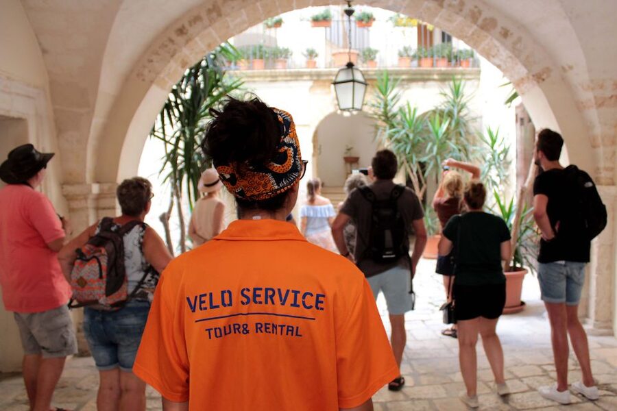 Bari: Guided Walking Tour - Piazza del Ferrarese and Piazza Mercantile: The Old Town’s Main Living Rooms