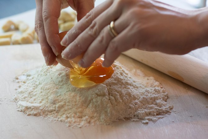Become a Masterchef in Rome: Pasta, Ravioli and Tiramisù Class - Welcome bites: spritz, chips, and bruschetta before the flour starts