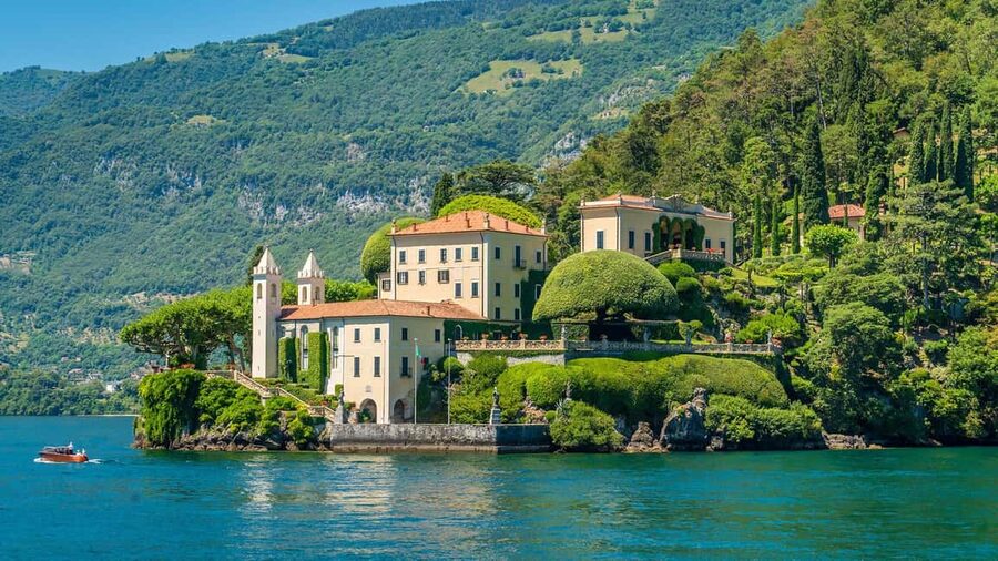 Bellagio: Lake Como Shared Boat Tour - The audio guide system: download, languages, and headphones you must bring