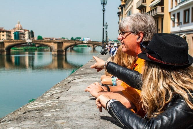Best of Florence: Small Group Tour Skip-the-Line David & Accademia with Duomo - Ponte Vecchio: why the walk ends here