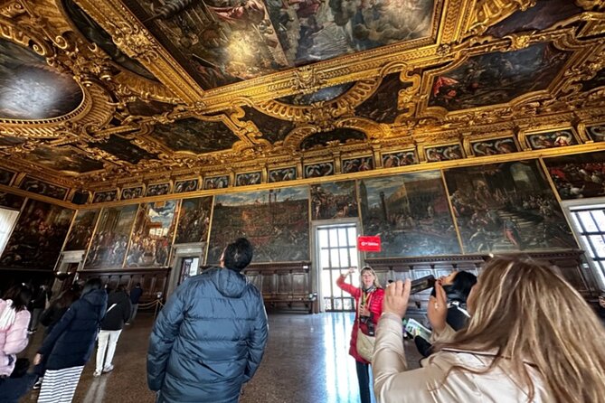 Best Of Venice: Saint Mark's Basilica, Doges Palace with Guide and Gondola Ride - Price and logistics: is $125 good value for 3.5 hours?