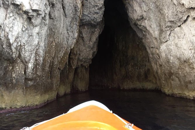 Boat tour of Ortigia Island and sea caves - What the boat feels like on the day