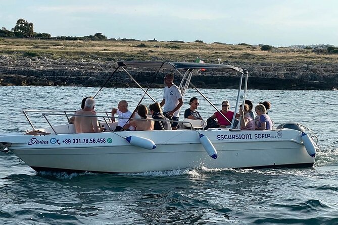 Boat trip to the Polignano a Mare caves - Bishop Cave to Pigeons Cave: why the guidance matters