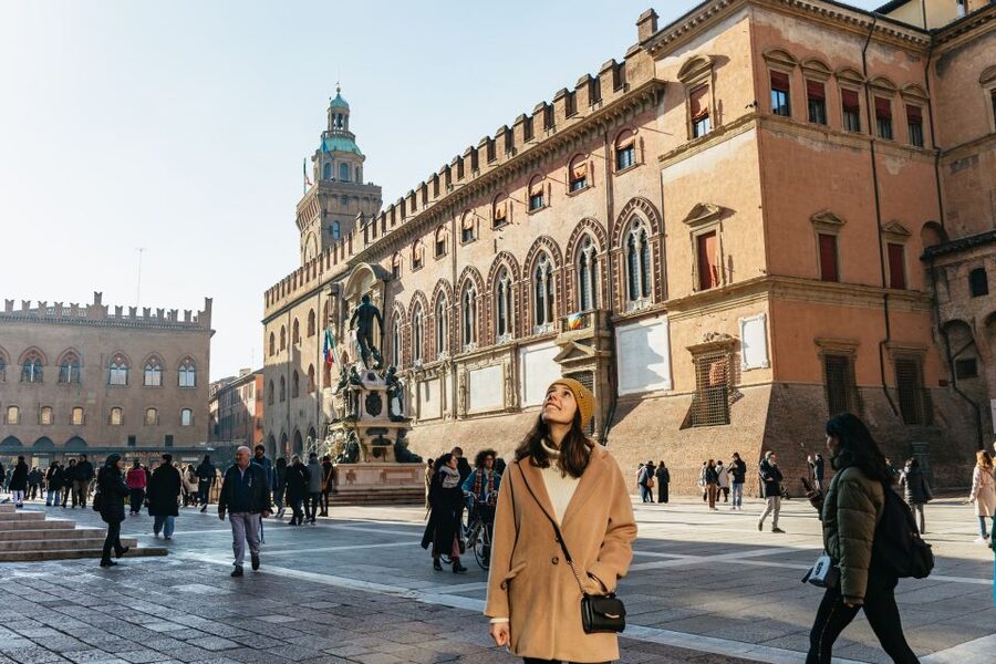 Bologna: City Center Walking Tour - Quadrilatero Market: the break that turns facts into street life