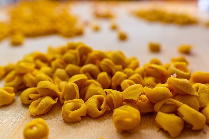 Bologna Food & Market Tour with 6 Tastings, Pasta, Wines & More - The wine and finishers that make the tastings feel complete