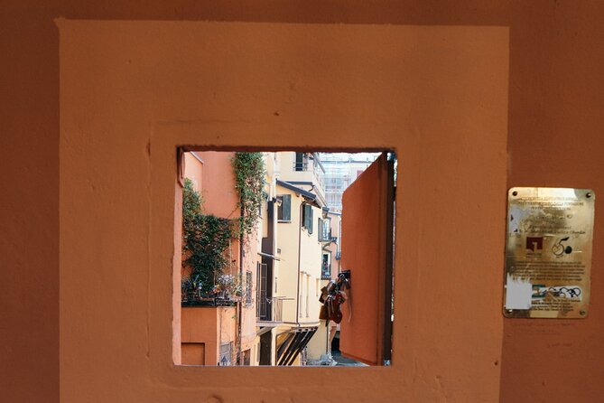 Bologna gastronomic experience with a local - Gelato at a family shop founded in 1972