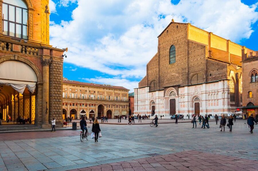Bologna: Open Bus City Tour and Local Food Tasting - Piazza Maggiore and Portici di Bologna: Where the Walking Part Makes Sense
