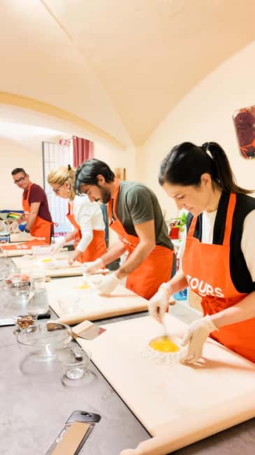 Bologna: Pasta Tagliatelle Ragu Cooking Class with Spritz - The Sauce Situation: Ragù You Enjoy, Not Ragù You Make