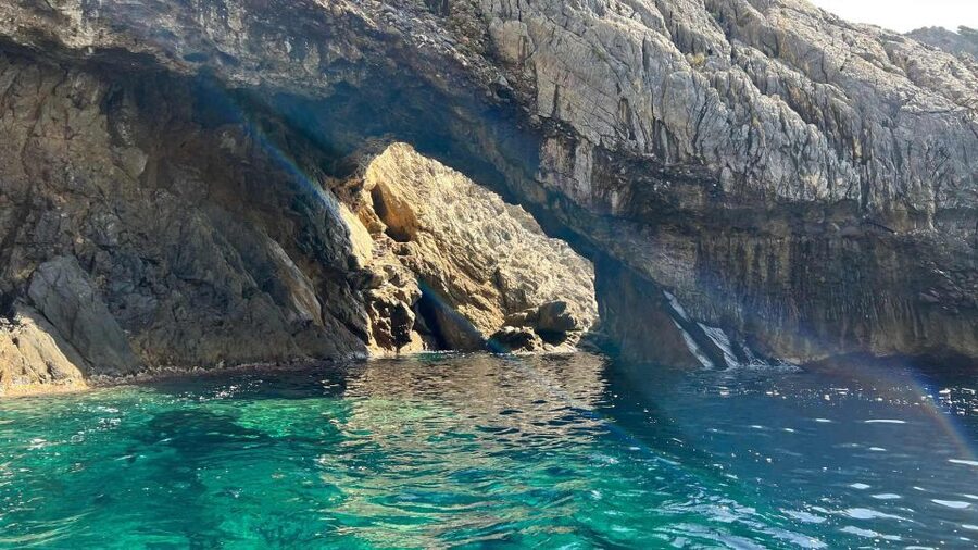 Buggerru: Half-Day Dinghy Tour of the Sardinian South Coast - Grotta del Forno (Su Forru) and Grotta Sardegna: Close-Up Cave Time