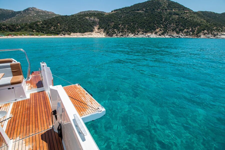 Cagliari: Luxury Motorboat Tour with 3 Swim Stops & Wine - Key highlights at a glance