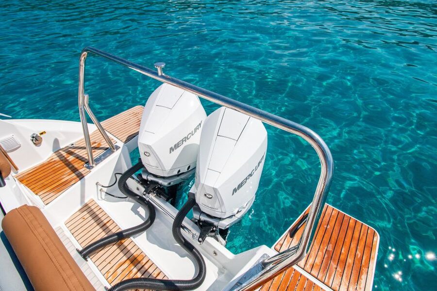 Cagliari: Luxury Motorboat Tour with 3 Swim Stops & Wine - Wine, shade, and how to enjoy the boat like a pro