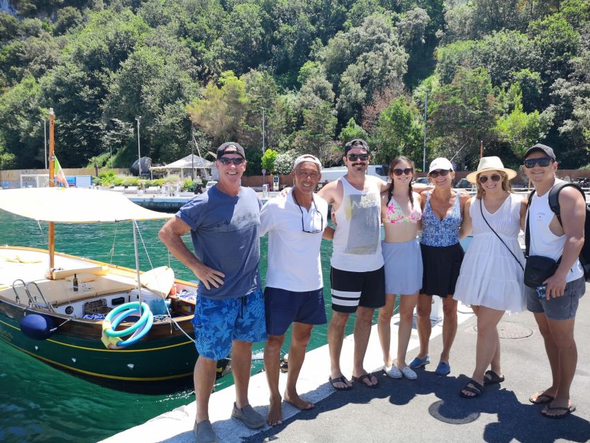 Capri: Island and Grottos Boat Cruise with Snacks and Drinks - Faraglioni: when the coastline finally clicks