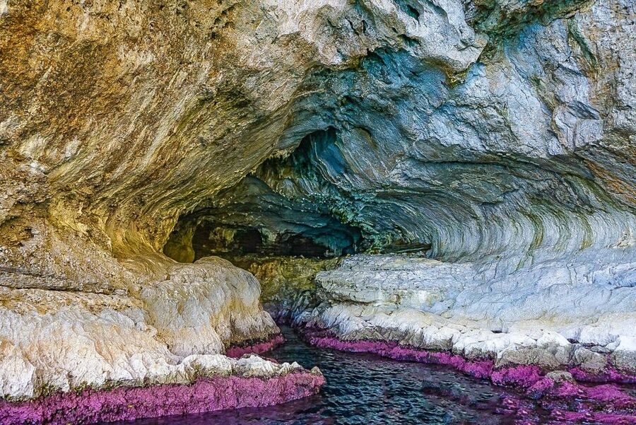 Capri: Island Boat Tour with Blue Grotto Stop - Blue Grotto stop: the 10-minute long-tail ride and the €18 rowboat entry
