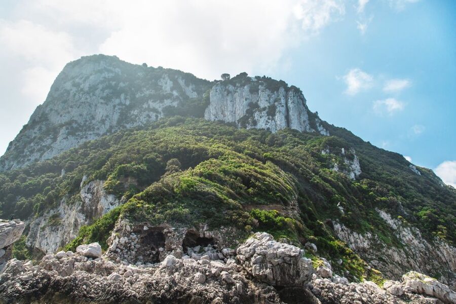 Capri: Island Sightseeing Tour with Blue Grotto Stop - Boat comfort, group size, and what the onboard setup means
