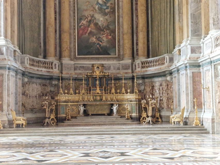 Caserta: Royal Palace of Caserta Guided Tour - Meeting at the main entrance and getting your bearings fast