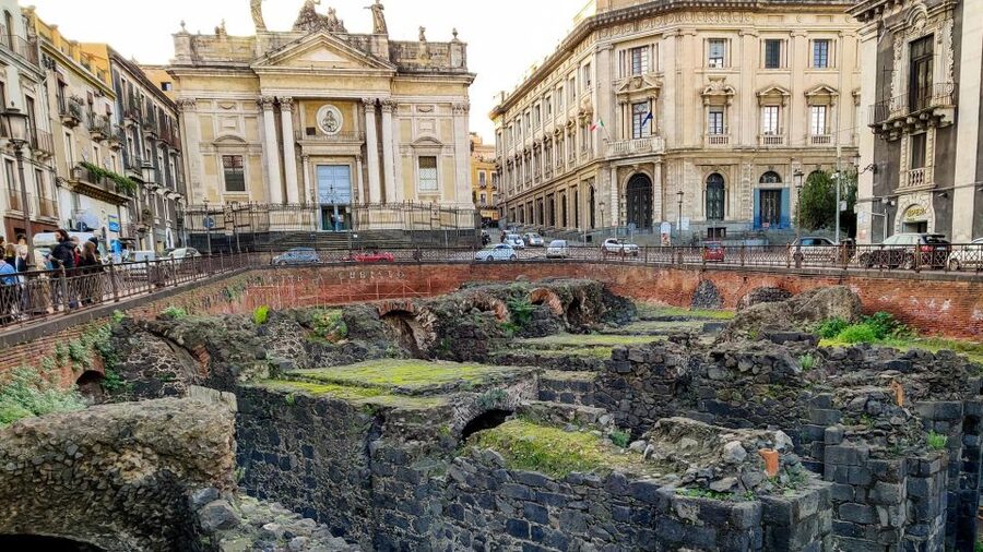 Catania: City Highlights Walking Tour - Finishing With Piazza San Placido: The Calm After the Climax