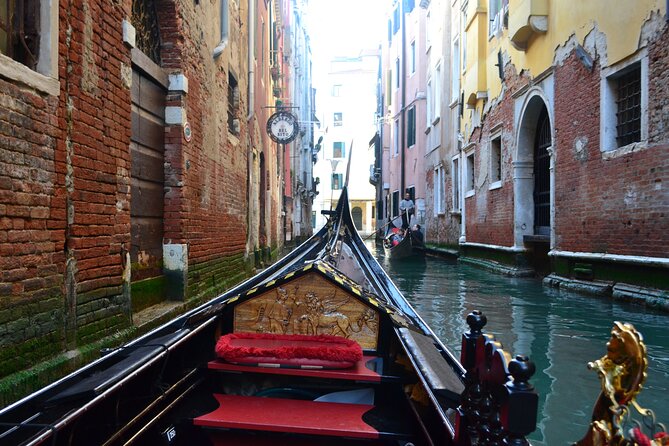 Charming Gondola Ride on the Grand Canal & Gondola Gallery™ - Sunset upgrades and serenade options: when extra costs make sense