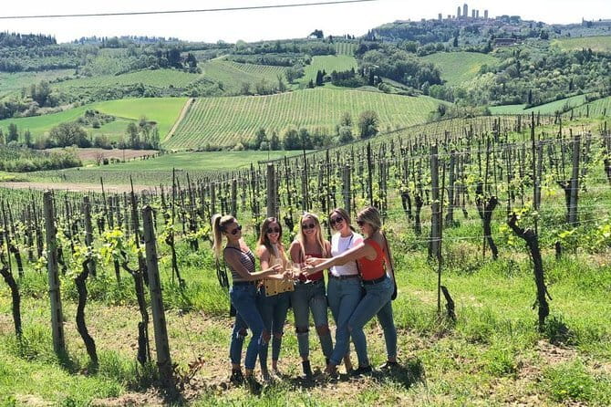 Chianti Wineries Tour with Tuscan Lunch and San Gimignano - San Gimignano Break Built for Photos, Not FOMO