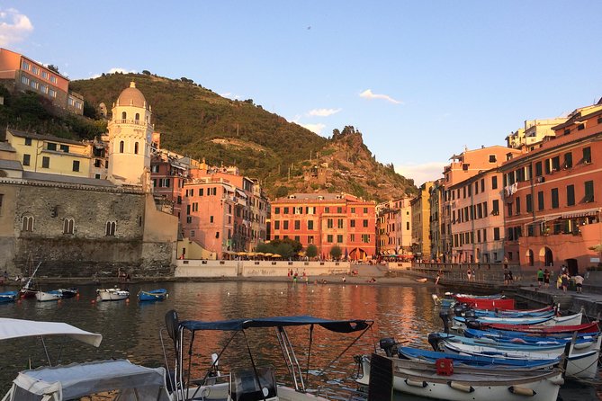 Cinque Terre Sunset Boat Tour Experience - Photo stops at Corniglia, Manarola, and Riomaggiore
