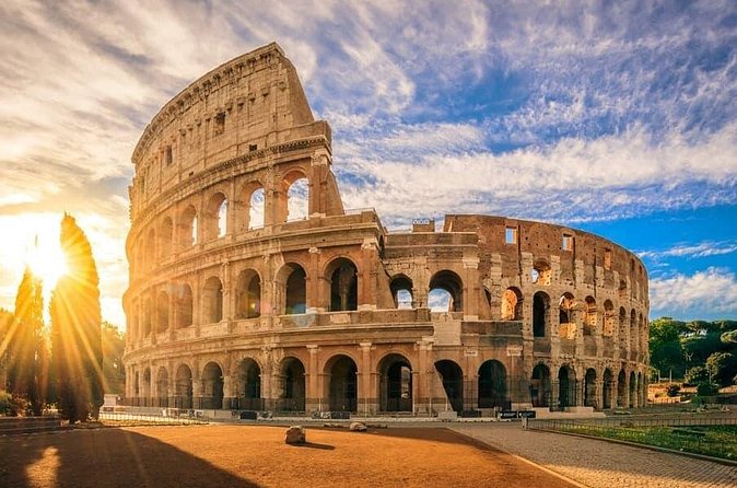 Colosseum Arena Floor, Roman Forum & Palatine Hill Guided Group Tour - Guide style: why the best sessions feel fun, not rushed