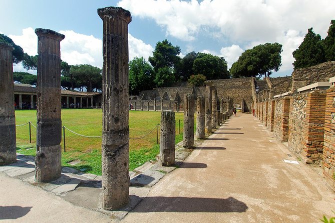Complete Pompeii Skip the Line Tour with Archaeologist Guide - Temple of Apollo and the Roman Forum: Where Belief Met Politics