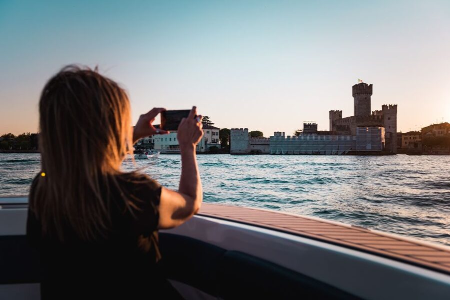 Desenzano del Garda: Sunset Boat Trip at Sunset with Drink - Key points to know before you go