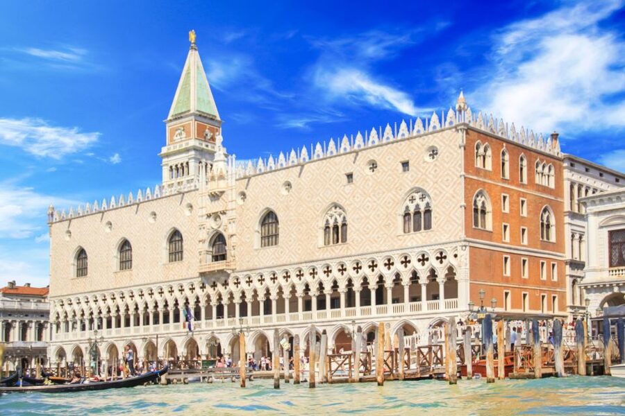 Doge's Palace Skip-the-Line Guided Tour - Inside the palace: courtyards, Doge’s apartments, and big-name Renaissance artists