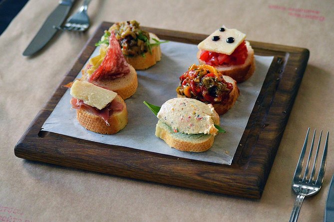 Eat Like a Local: Venice 3-Hour Small-Group Food Tasting Tour - Bacari culture in San Polo and Santa Croce: cicchetti with old-world charm