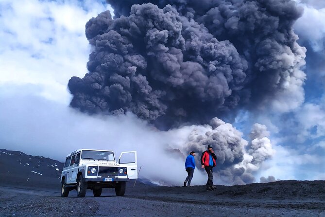 Etna excursion 3000 meters with 4x4 cable car and Trekking - Included gear: what helps most, and what to consider