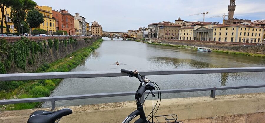 Florence: 2-Hour Guided Bike Tour - Santo Spirito: a softer stop with neighborhood energy