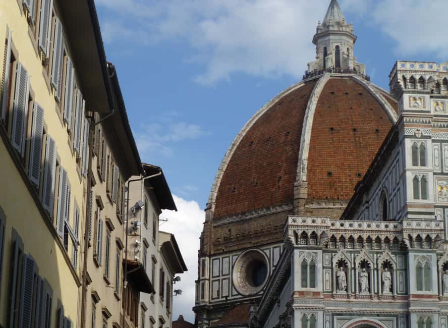 Florence: 4-Hour Accademia and Uffizi Galleries Guided Tour - Uffizi Gallery highlights: Botticelli, Leonardo, Raphael, and the view from above
