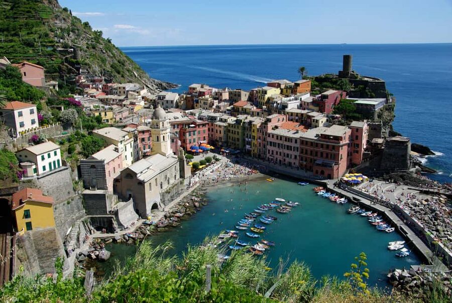 Florence: Cinque Terre Day Trip with Optional Hike - Manarola: vineyards walk plus time to breathe