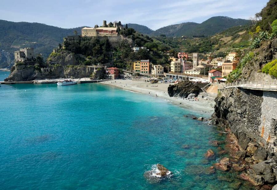 Florence: Cinque Terre Day Trip with Optional Hike - Riomaggiore: ancient fishing village energy to end the loop