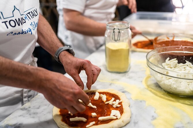 Florence Cooking Class The Art of Making Gelato & Authentic Pizza - Wine, lunch or dinner, and how it changes the vibe