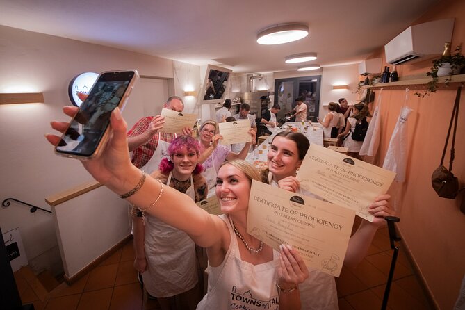 Florence Cooking Class The Art of Making Gelato & Authentic Pizza - Gelato lesson: what makes it different from typical ice cream