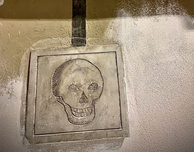 Florence: Dark Mysteries and Legends Guided Walking Tour - Piazza della Santissima Annunziata and Brunelleschi’s mark on your route
