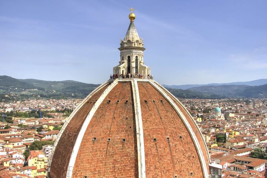 Florence: Duomo Complex Guided Tour w/Cupola Entry Tickets - Starting at Lindt: getting oriented quickly