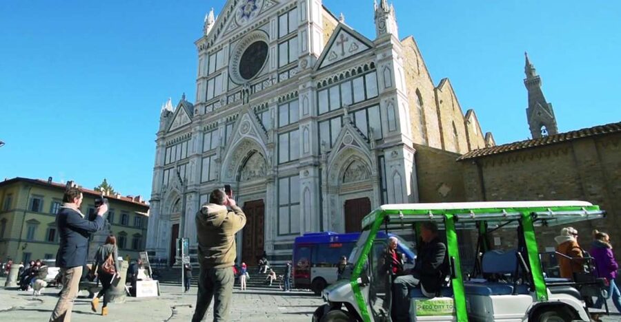 Florence: Eco-Friendly Golf Cart City Tour with Audio Guide - Audio guide vs live commentary, and how to get the most out of both