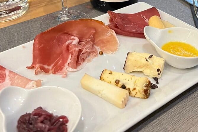 Florence Food Tour with Truffle Pasta, Steak & Free Flowing Wine - Meeting Near Torre dei Belfredelli, Ending at Duomo Gelato