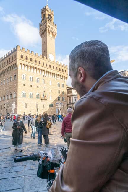 Florence: Guided City Tour by Rickshaw - Signoria Square, Palazzo Vecchio, and the Uffizi Orbit