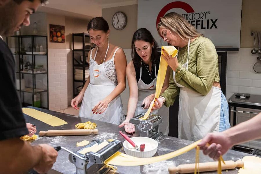 Florence: Handmade Pasta & Dessert Class with Unlimited Wine - Handmade pasta, dessert, and unlimited Tuscan wine in Florence