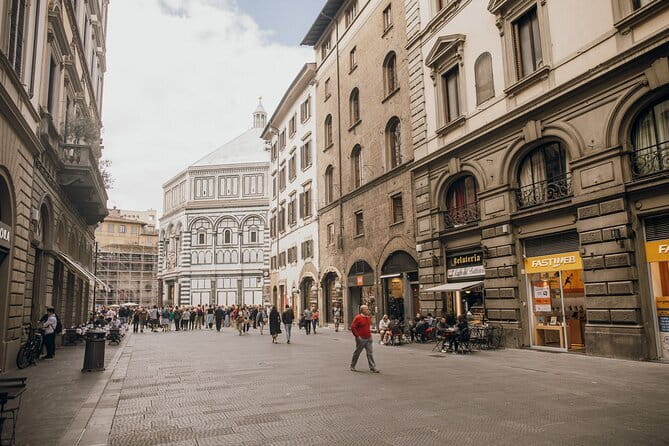 Florence in a Day: Michelangelo's David, Uffizi and Guided City Walking Tour - The Uffizi: making a crowded museum feel like a guided plan