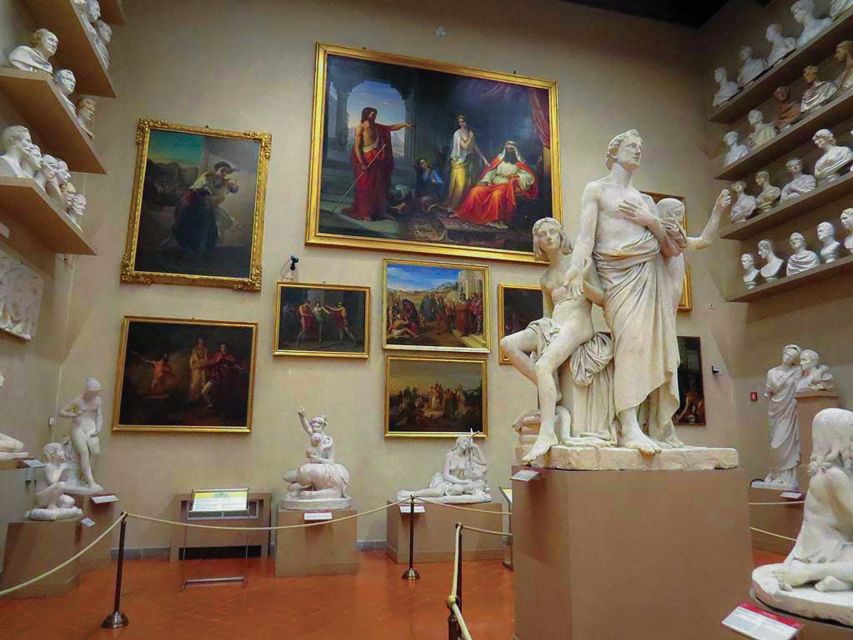 Florence: Michelangelo's David Priority Ticket & Audio App - Entering the Accademia fast: Via Ricasoli 57 and the yellow vest