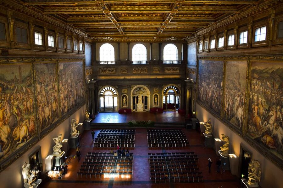 Florence: Mysteries of the Medici Guided Walking Tour - What you will notice along the way, from palazzo to church links