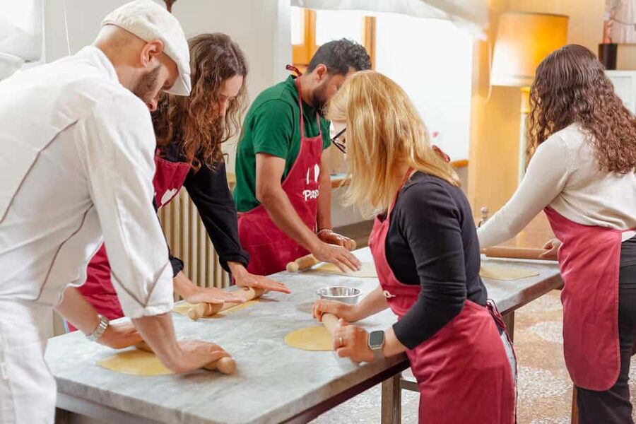 Florence: Pasta Class with Wine, Limoncello and Dessert - Hands-On Pasta Making: Ravioli, Tortelli, and Fettuccine