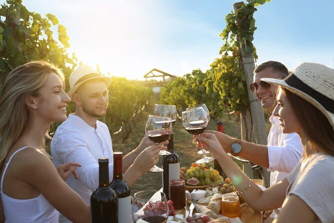 Florence: Pasta Cooking Class with Unlimited Wine - What to Expect About Vegetarian-Friendly Cooking