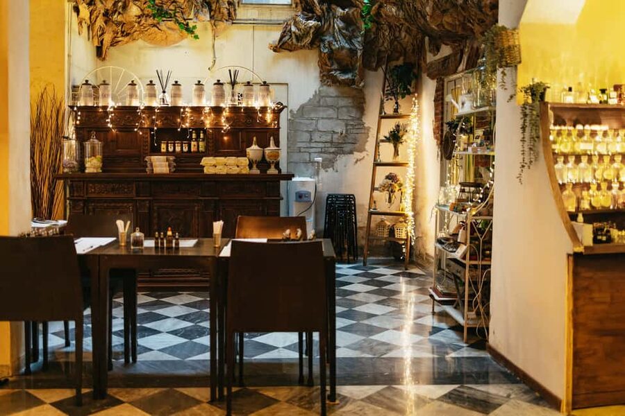 Florence: Perfume Masterclass and Sensory Experience - The history thread, from Florentine perfumery to royal courts